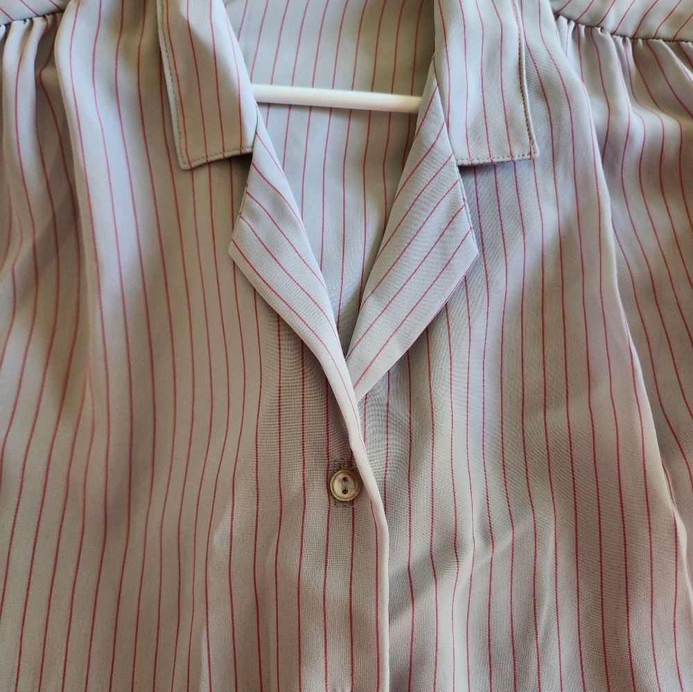 Button-down women shirt
